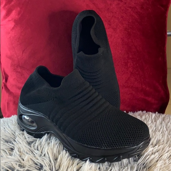 Breathable Mesh Sneakers - Picture 2 of 4